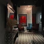 Ola Hotel *